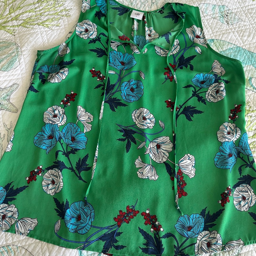 Cabi flower top